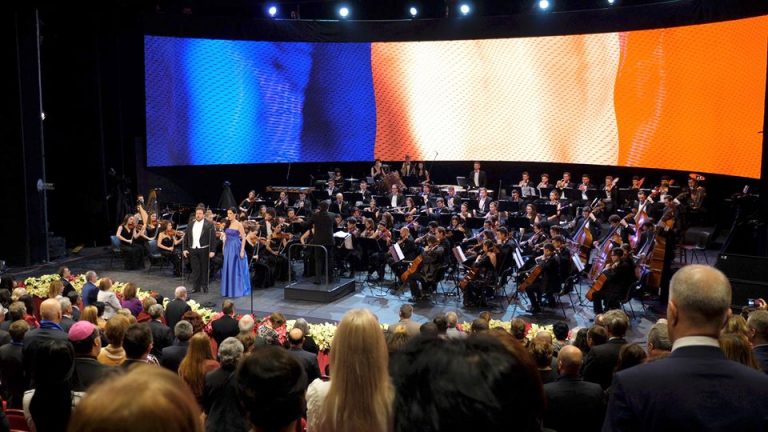 Sărbătorim împreuna – România 100